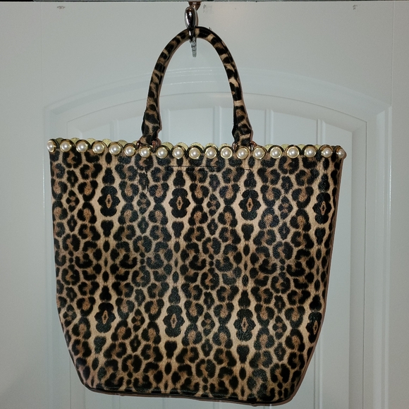 Leopard Pearl Handbag with Crossbody Purse and Dustbag - Picture 8 of 8
